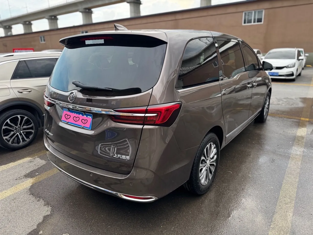 Buick 2021 GL8 Land Business Class 2.0T 652T Luxury Automatic Gear 2