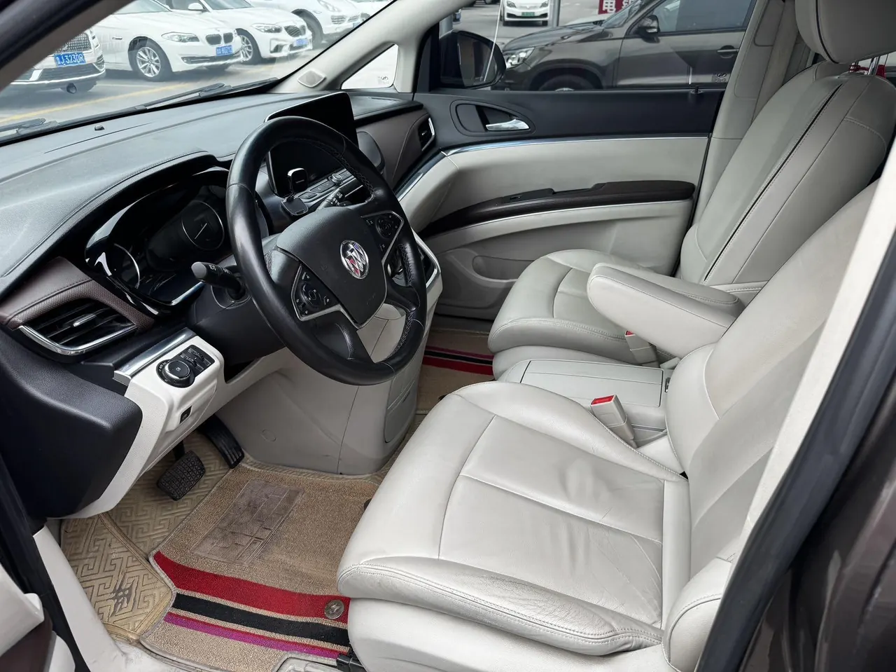 Buick 2021 GL8 Land Business Class 2.0T 652T Luxury Automatic Gear 3