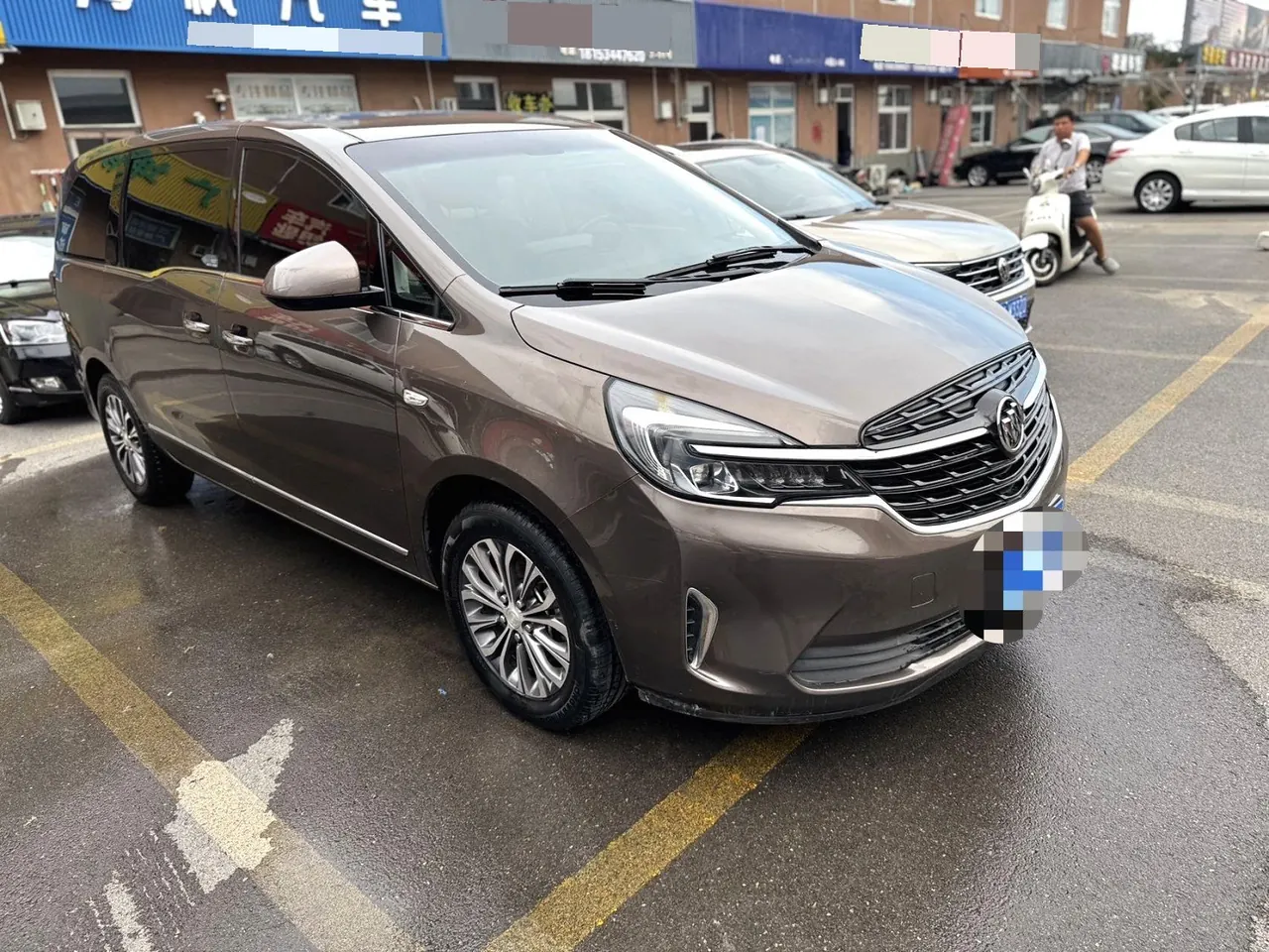 Buick 2021 GL8 Land Business Class 2.0T 652T Luxury Automatic Gear 5