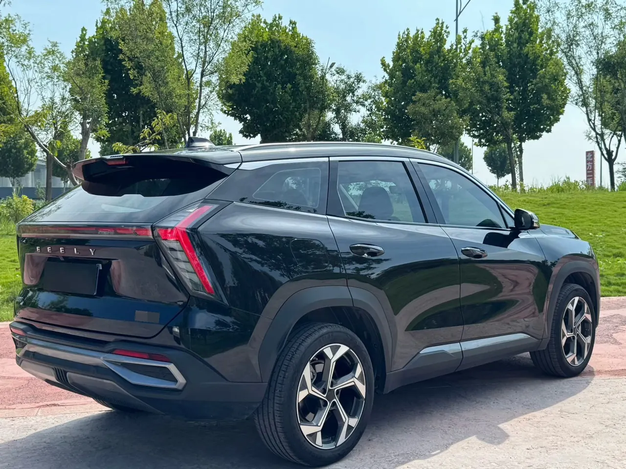 Geely 2023 Boyue L 1.5TD Honorable Automatic Transmission 4