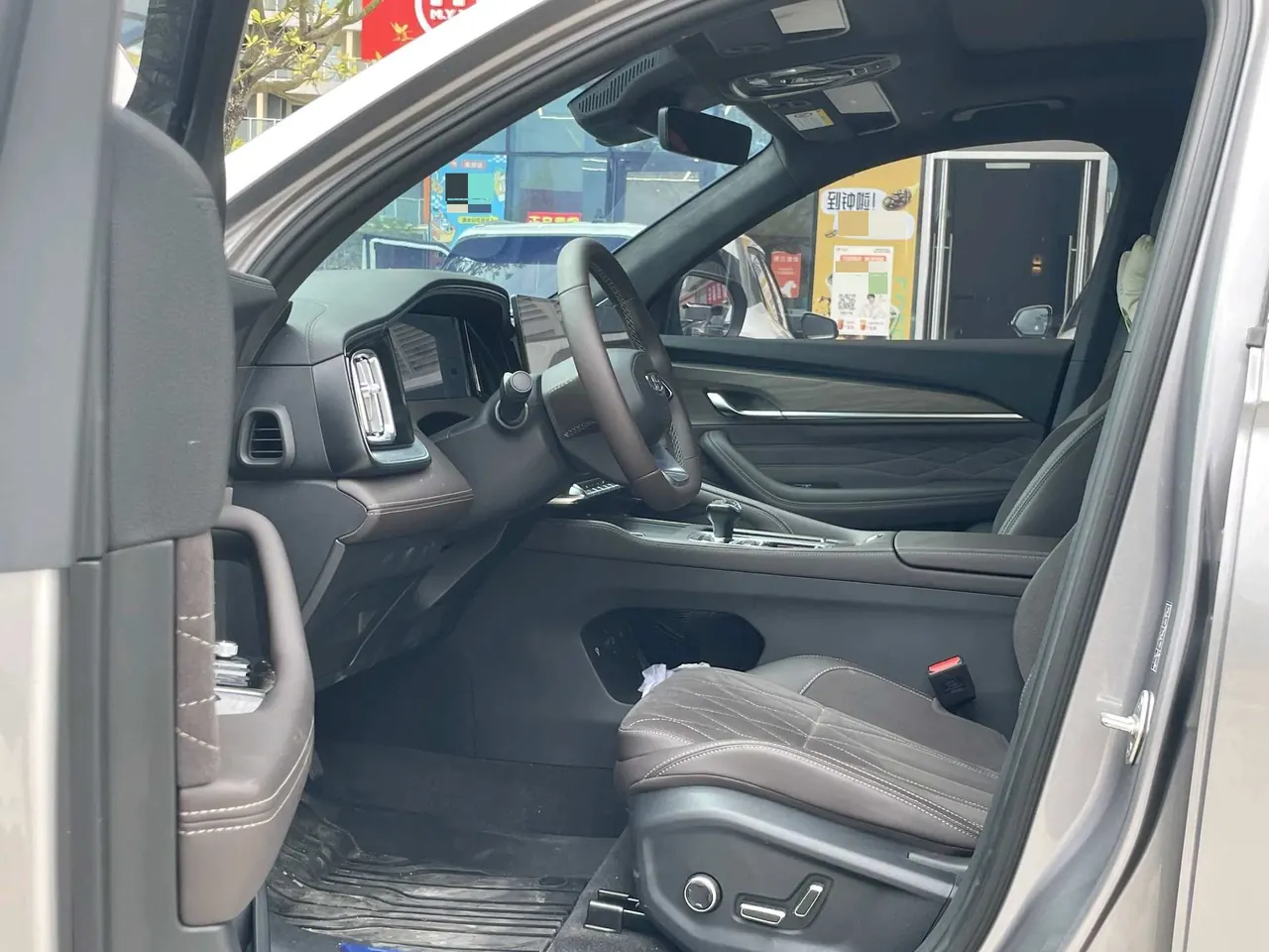 Geely 2026 XingyueL (Monjaro) 2.0TD Oriental Obsidian Star Edition Automatic Gear 4