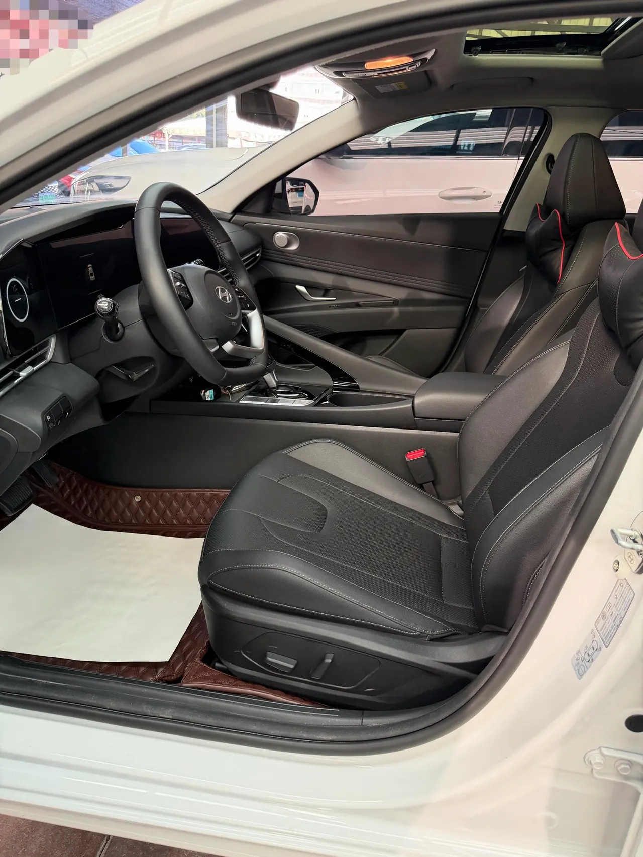 Hyundai 2023 Elantra -3-compartment 1.5 stepless LUX premium automatic gear 16