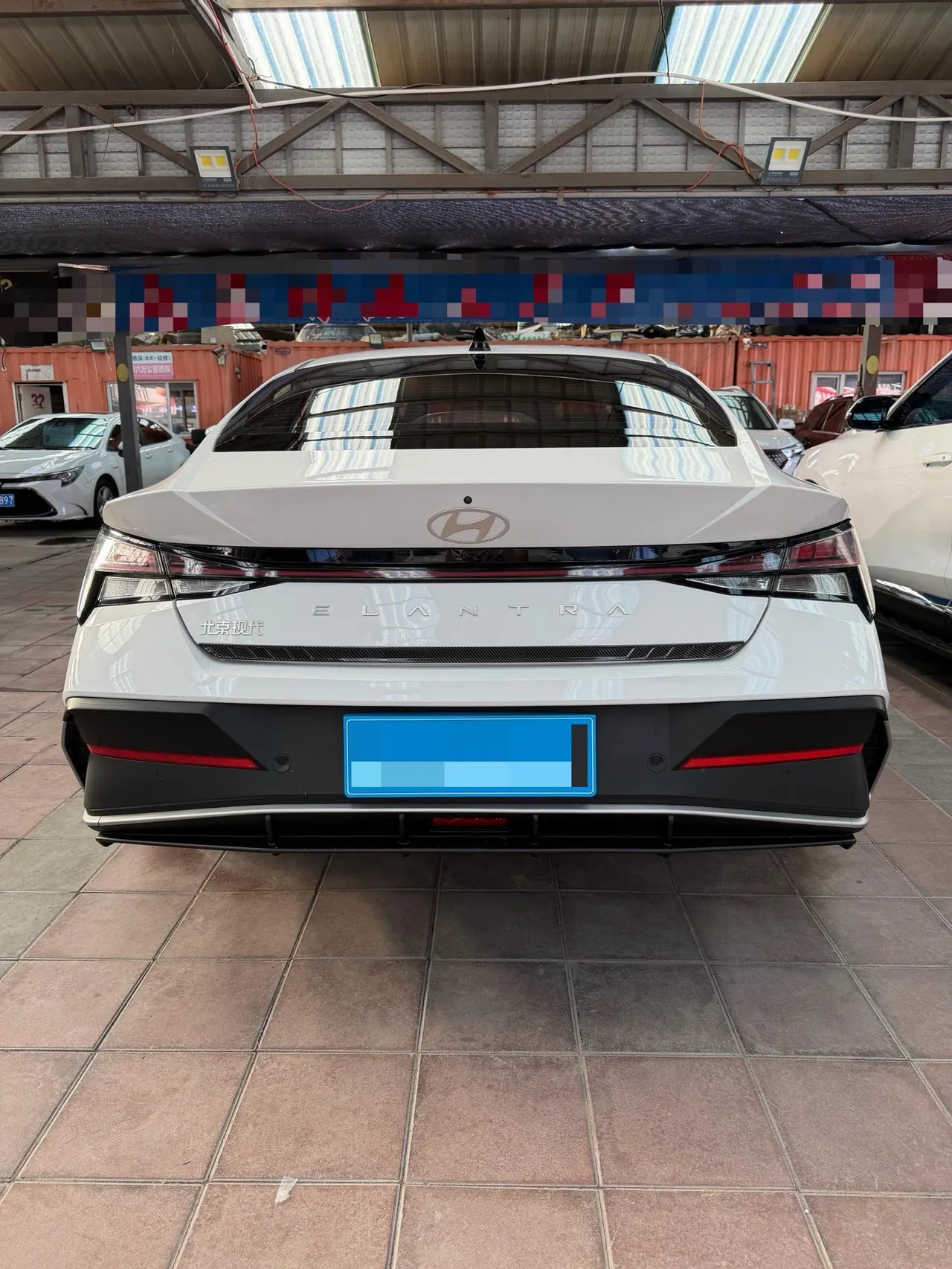 Hyundai 2023 Elantra -3-compartment 1.5 stepless LUX premium automatic gear 4