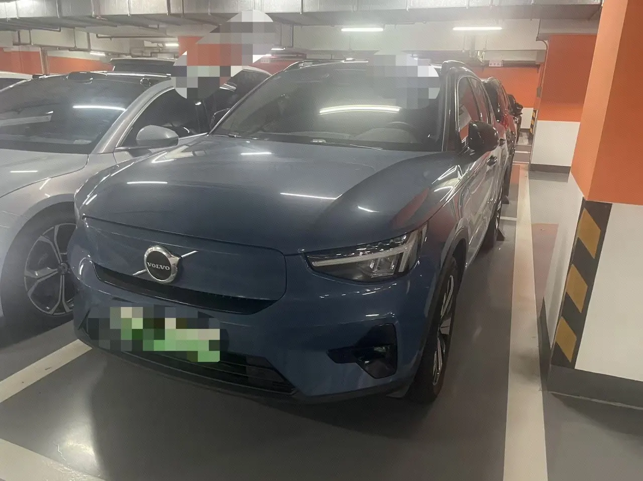 打开图片灯箱:Volvo XC40 New Energy 2023 XC40 RECHARGE Four-wheel Drive High Performance Edition Automatic Gear