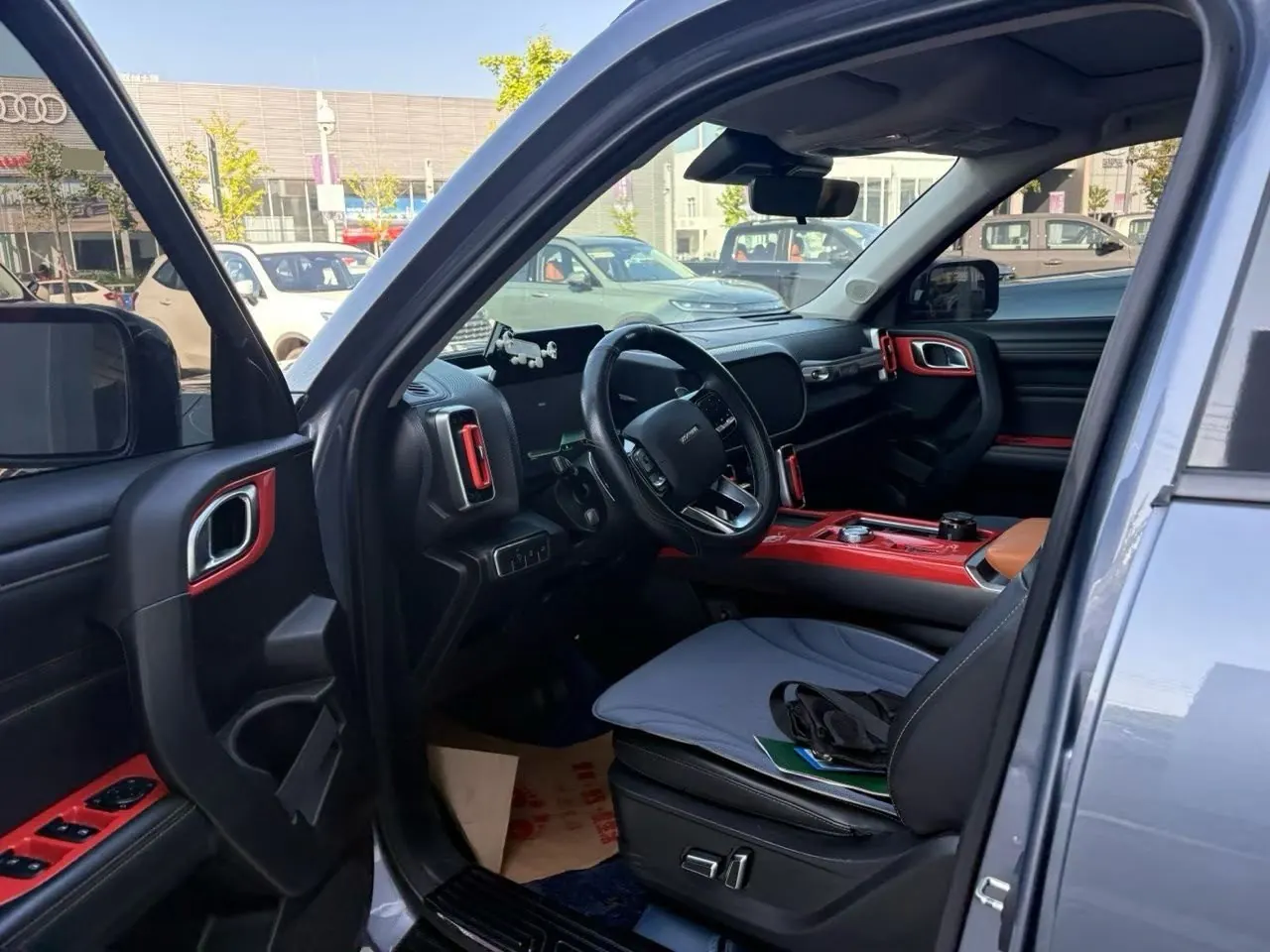 Haval 2022 cool dog 1.5T two-wheel drive tide version of automatic gear 2