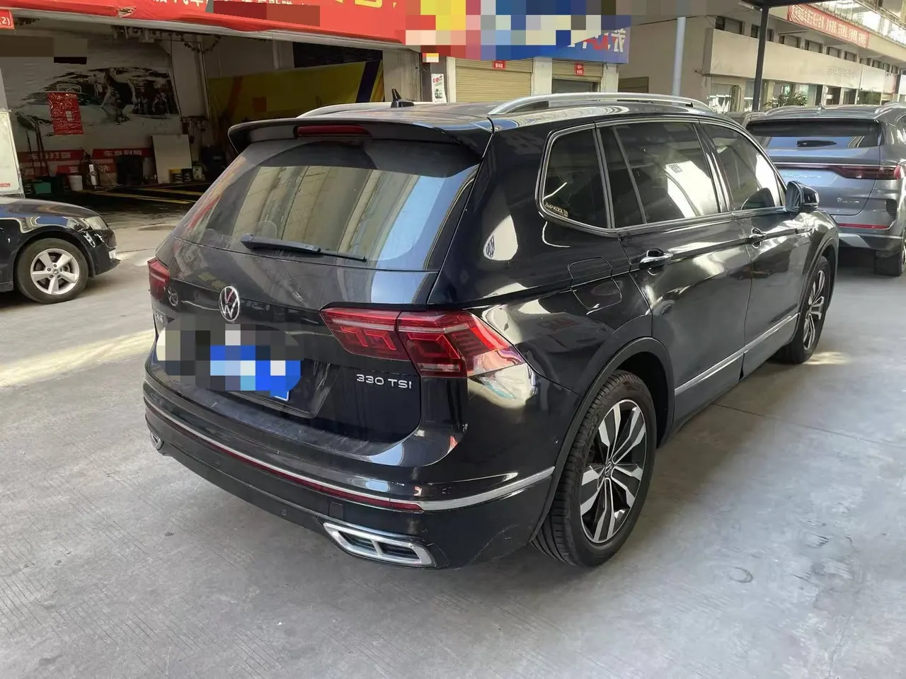 Volkswagen 2022 Tiguan L R-Line 2.0TSI 330TSI Two-Drive R-Line Overdrive Automatic Gear 4