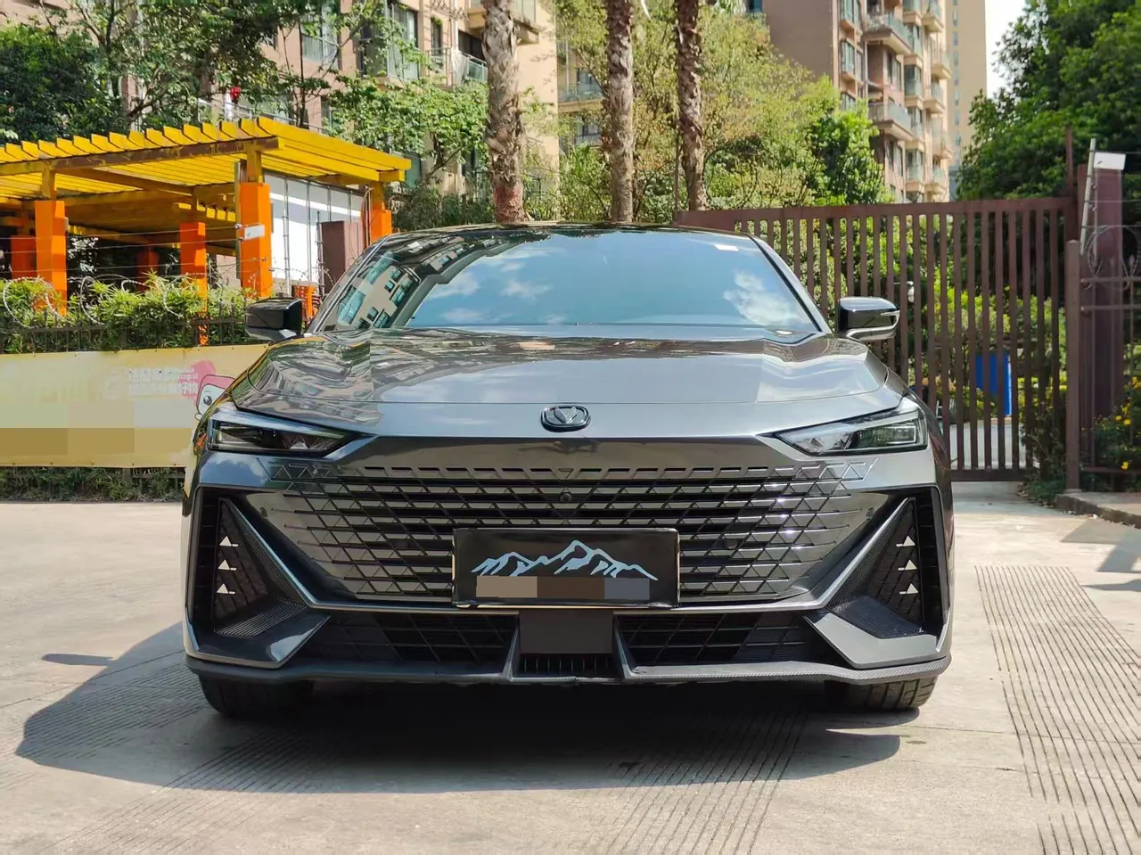 ChangAn 2023 UNI-V 1.5T honorable automatic gear 2