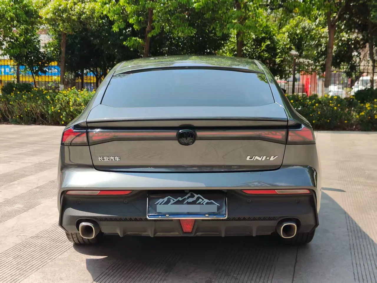 ChangAn 2023 UNI-V 1.5T honorable automatic gear 7