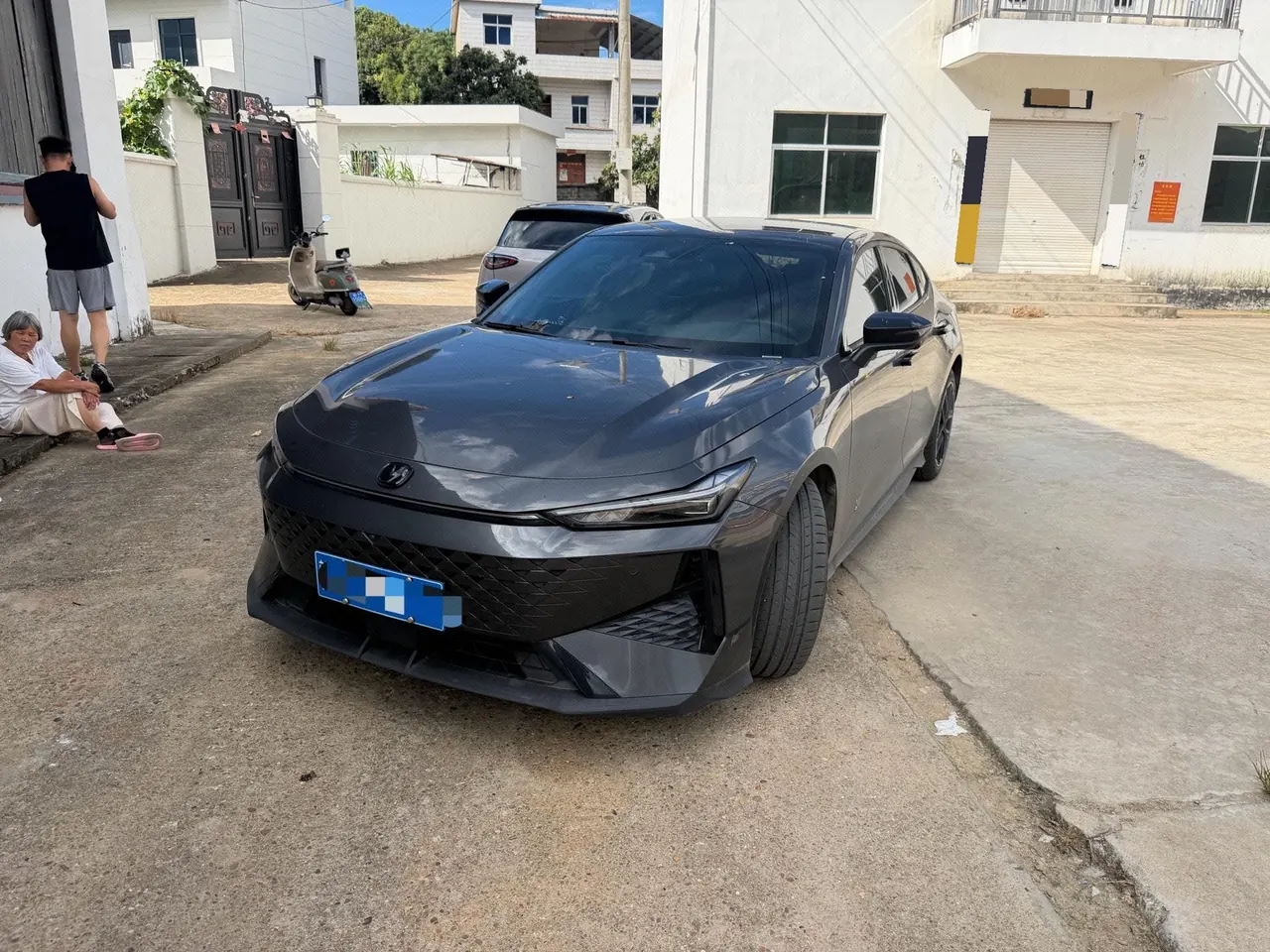 Open image lightbox: ChangAn 2024 UNI-V 1.5T Distinguished Sports Automatic