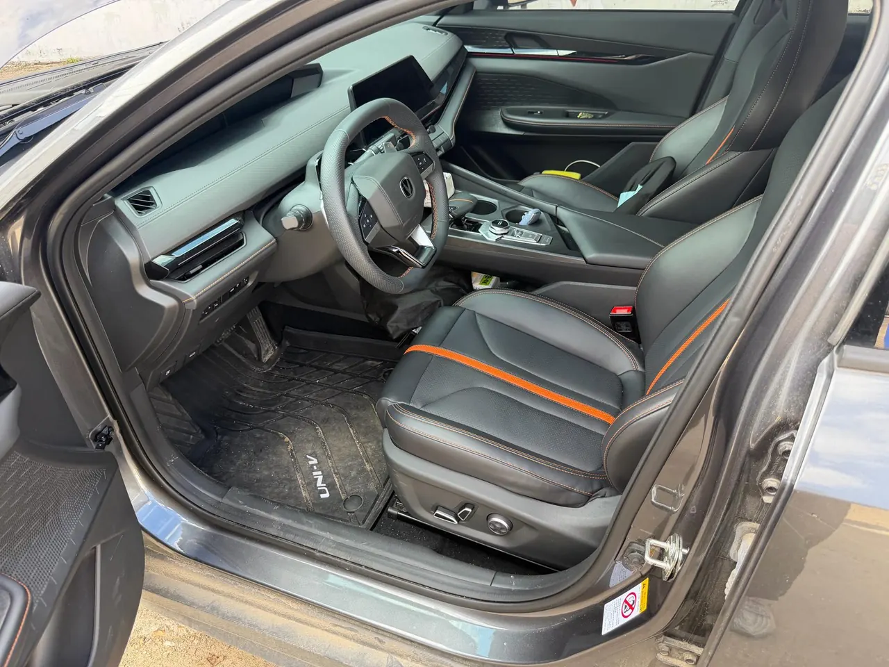 ChangAn 2024 UNI-V 1.5T Distinguished Sports Automatic 4