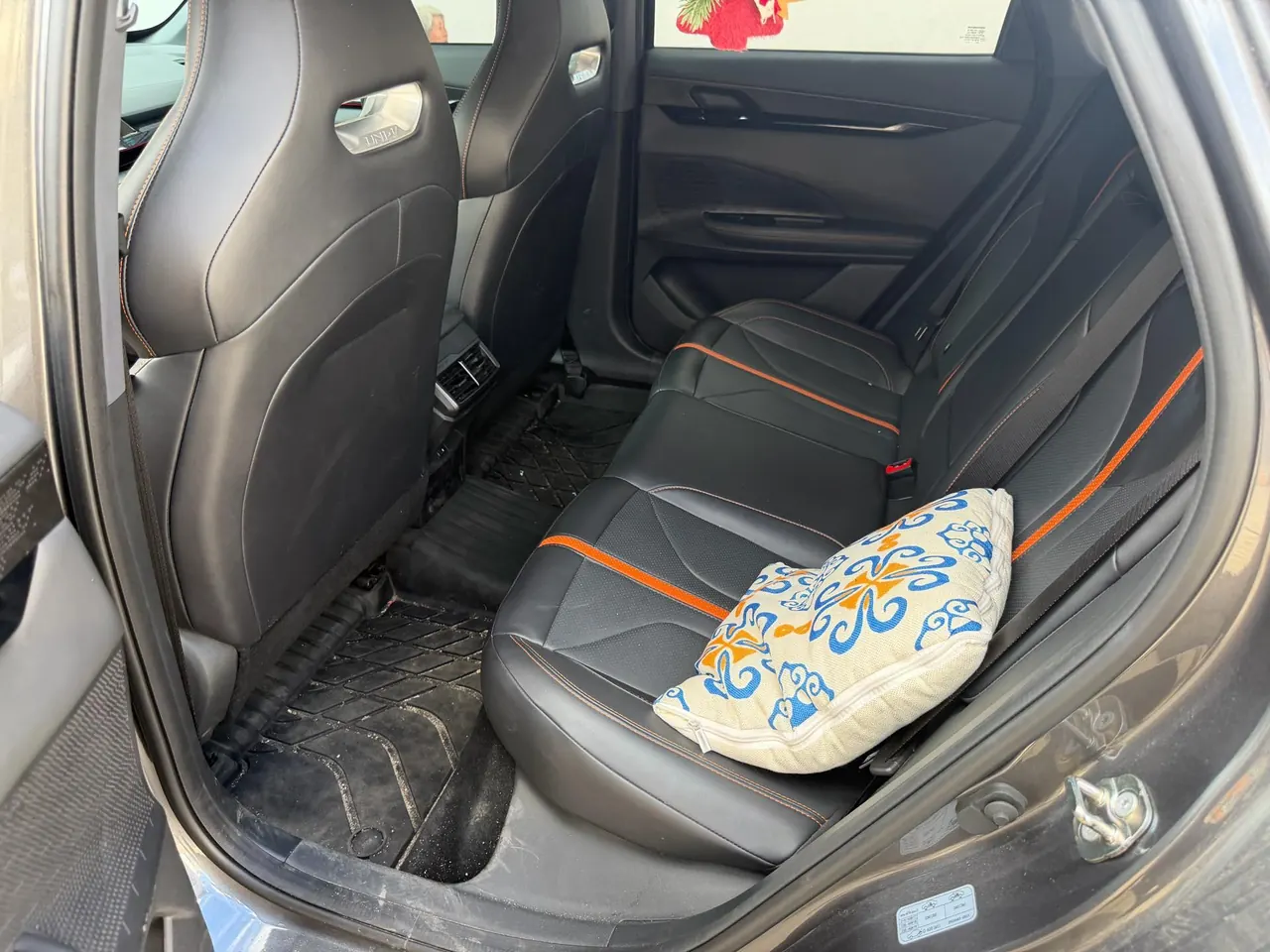 ChangAn 2024 UNI-V 1.5T Distinguished Sports Automatic 5