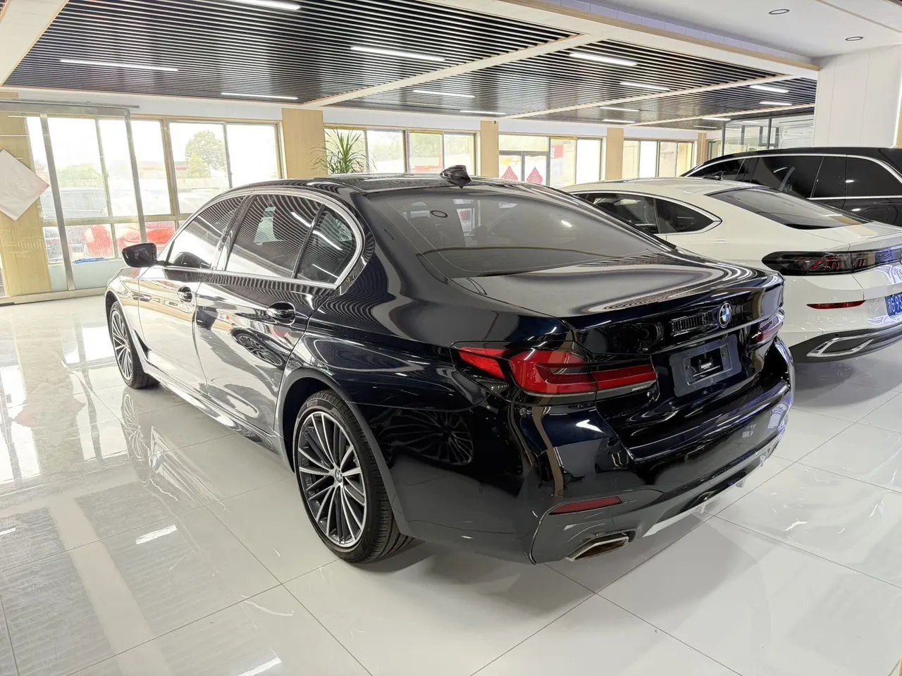 BMW 5 Series 2022 530Li 2.0T Leading M Sports Suit Automatic Gear 3