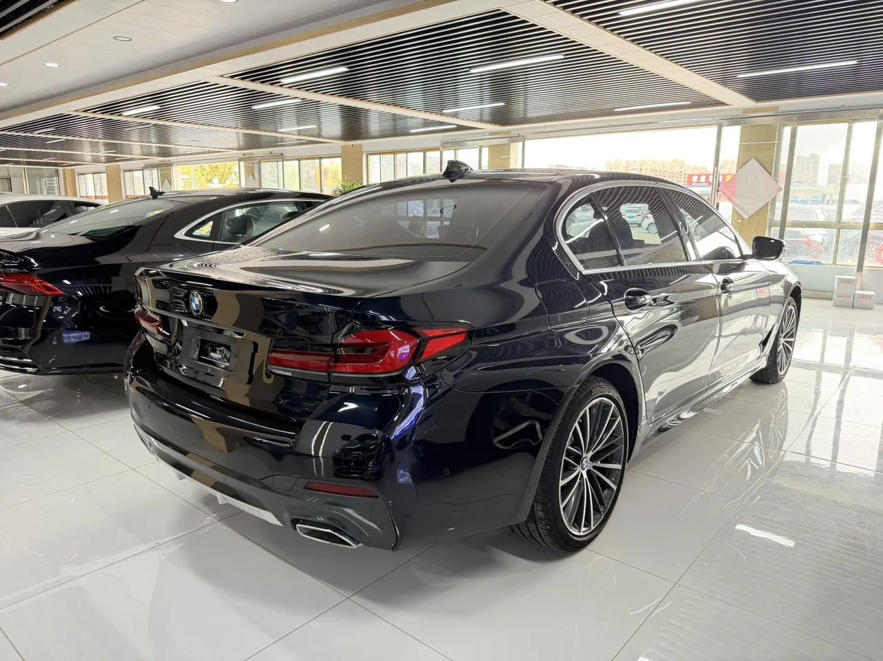 BMW 5 Series 2022 530Li 2.0T Leading M Sports Suit Automatic Gear 4