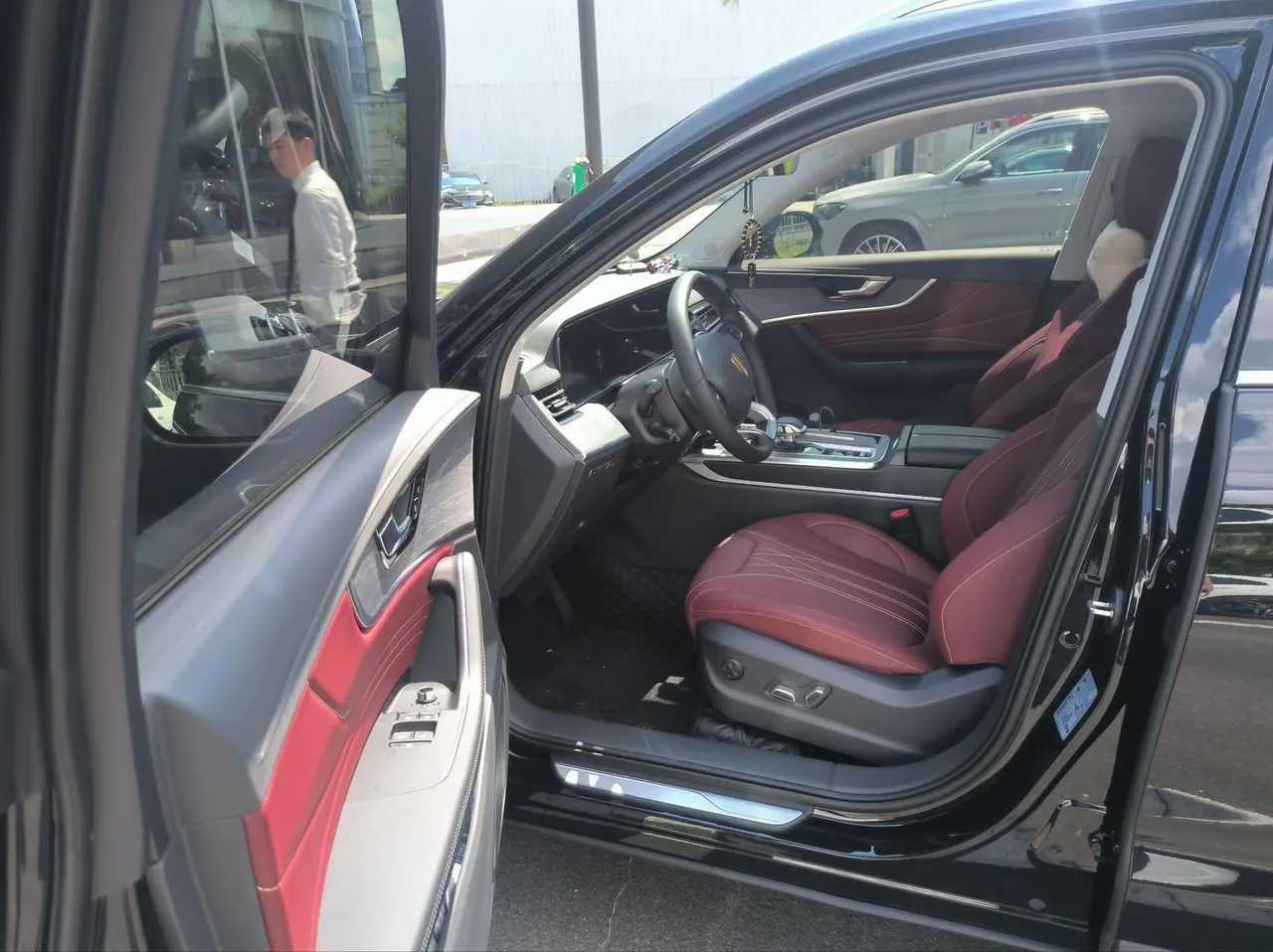 HongQi 2026 HS5 2.0T 4-wheel drive flag enjoy Pro version automatic gear 4