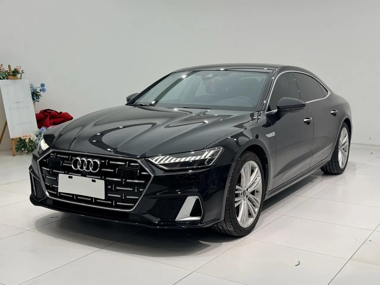 Open image lightbox: Audi 2024 A7L 2.0TFSI 45TFSI Quattro Luxury Automatic
