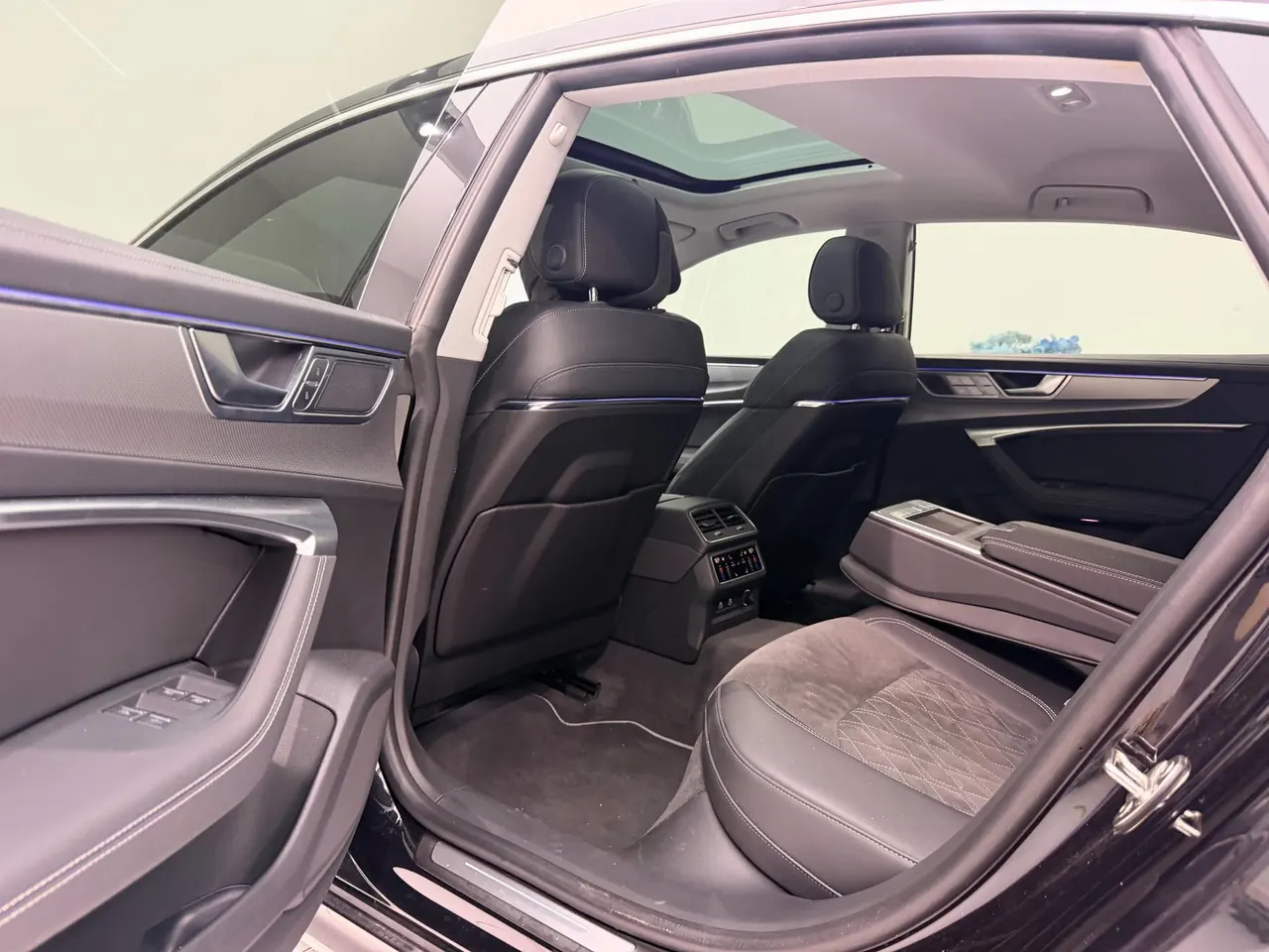 Audi 2024 A7L 2.0TFSI 45TFSI Quattro Luxury Automatic 6