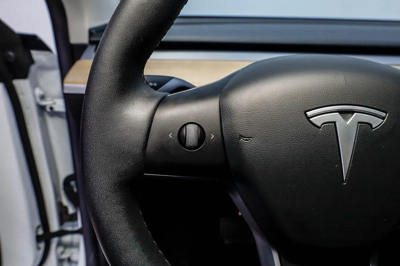 Tesla 2022 Model Y rear-wheel drive version (facelift) automatic gear 14