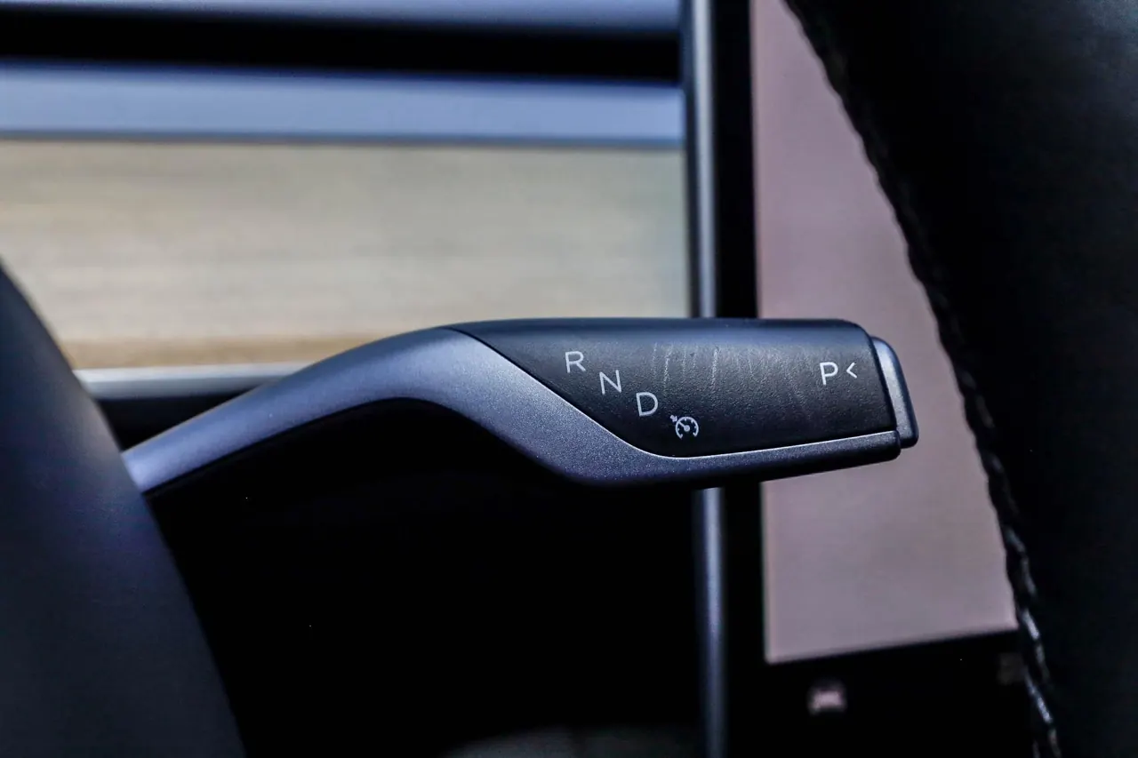 Tesla 2022 Model Y rear-wheel drive version (facelift) automatic gear 15