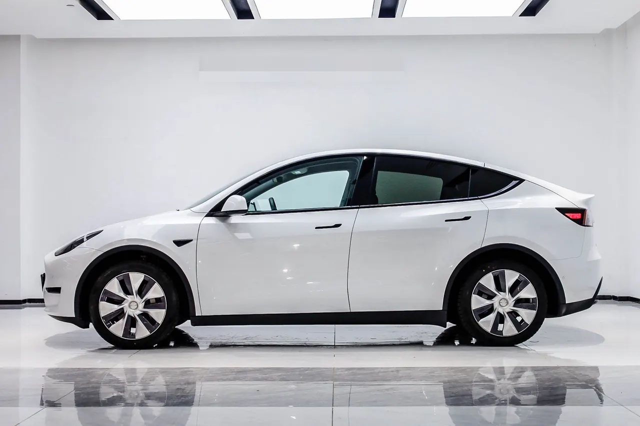 Tesla 2022 Model Y rear-wheel drive version (facelift) automatic gear 5