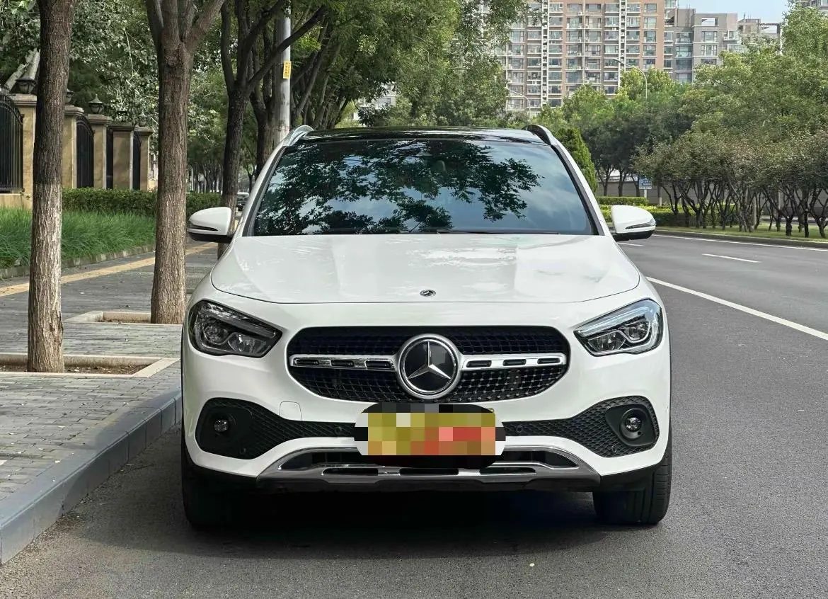 Mercedes Benz 2022 GLA 220 2.0T automatic gear 2