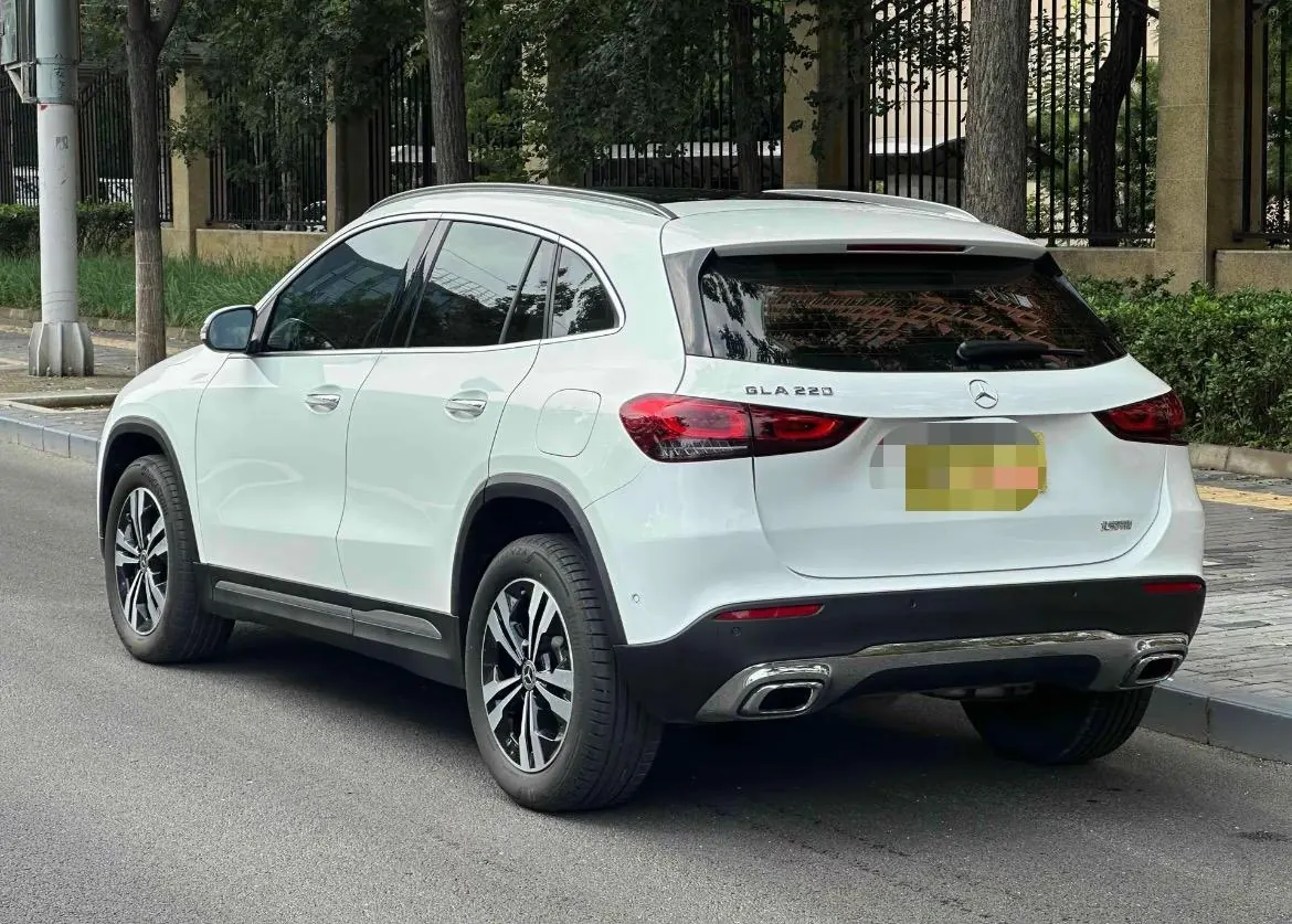 Mercedes Benz 2022 GLA 220 2.0T automatic gear 9