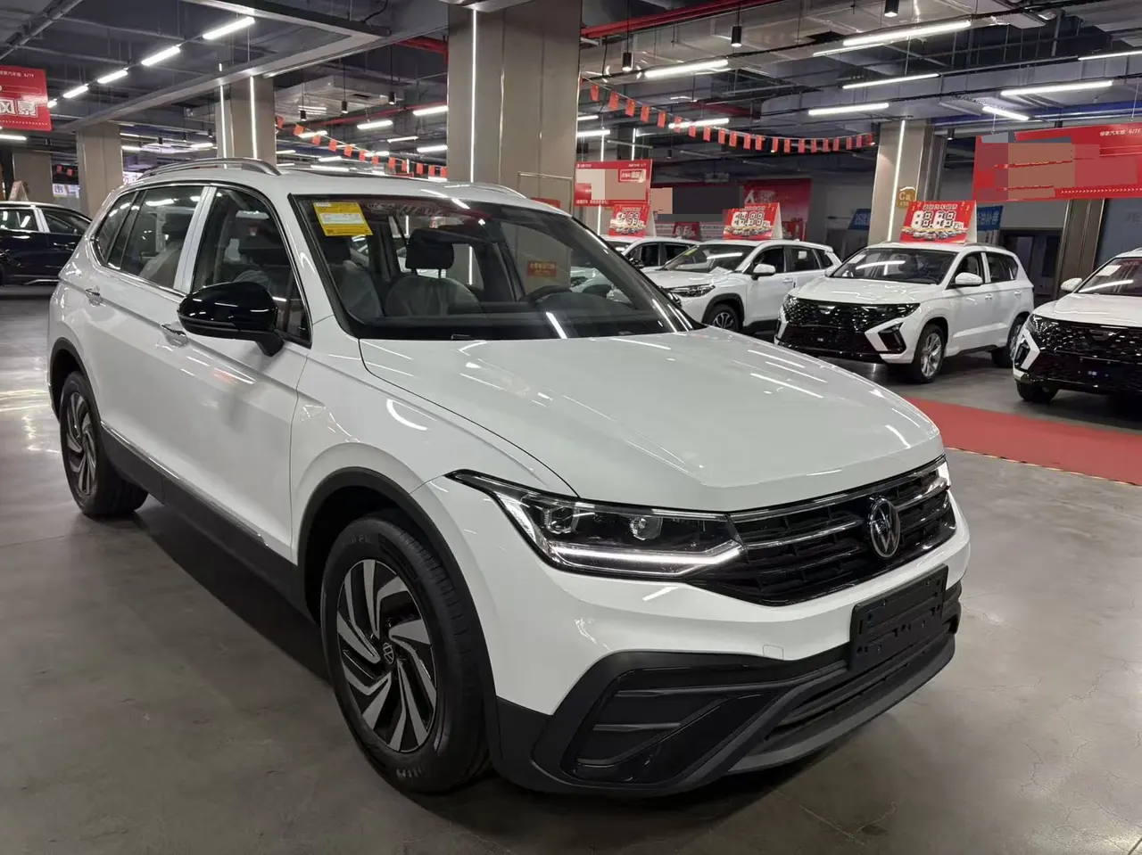 Volkswagen 2024 Tiguan L 1.5TSI 300TSI Two‑Wheel‑Drive Longteng Edition Automatic Transmission 2