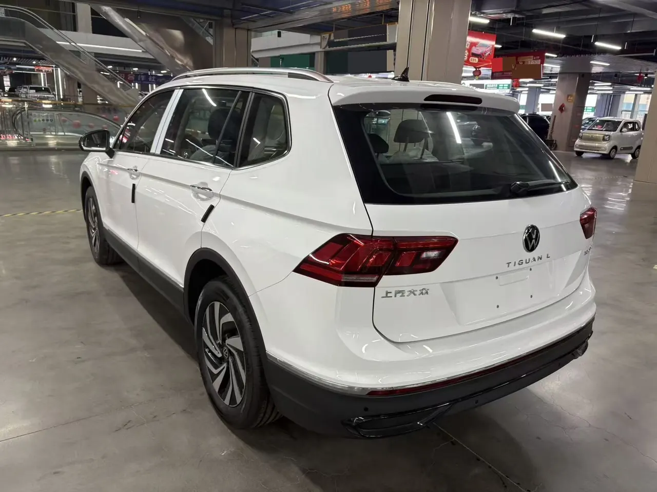 Volkswagen 2024 Tiguan L 1.5TSI 300TSI Two‑Wheel‑Drive Longteng Edition Automatic Transmission 4