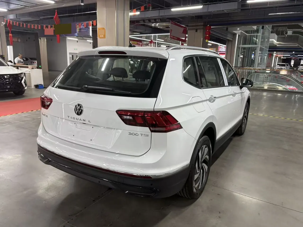 Volkswagen 2024 Tiguan L 1.5TSI 300TSI Two‑Wheel‑Drive Longteng Edition Automatic Transmission 5