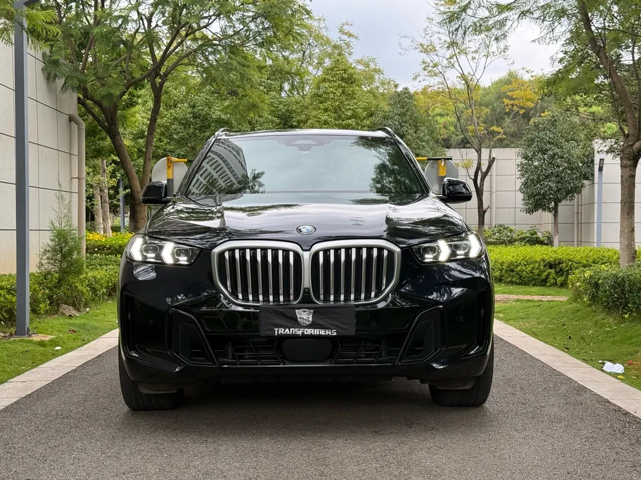 BMW 2023 X5 xDrive40Li 48V 3.0T M sports obsidian night suit automatic gear 2