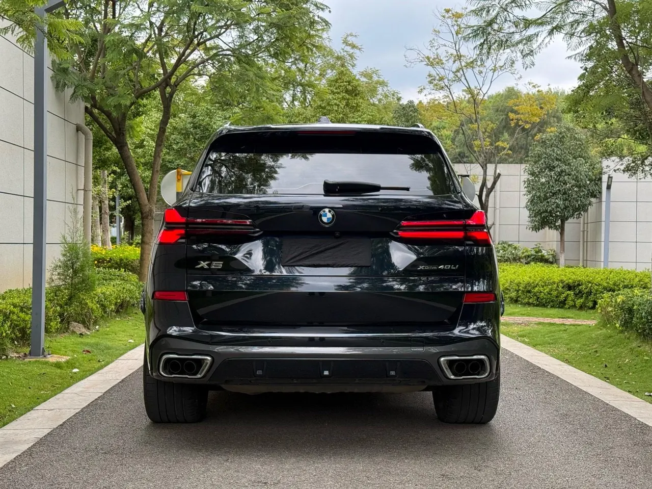 BMW 2023 X5 xDrive40Li 48V 3.0T M sports obsidian night suit automatic gear 8