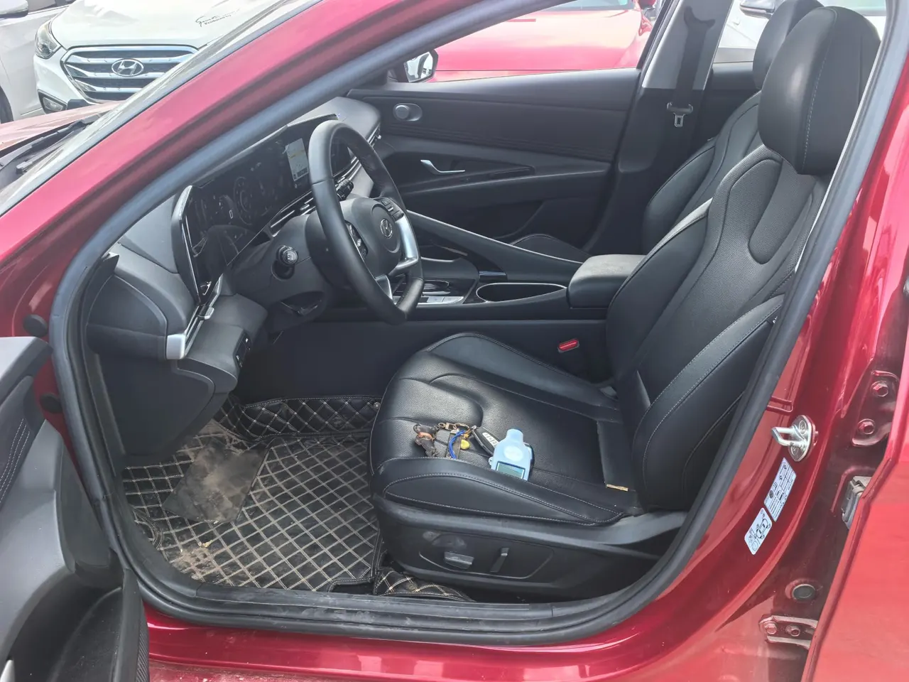 Hyundai 2022 Elantra -3-compartment 1.5 stepless LUX premium automatic gear 4