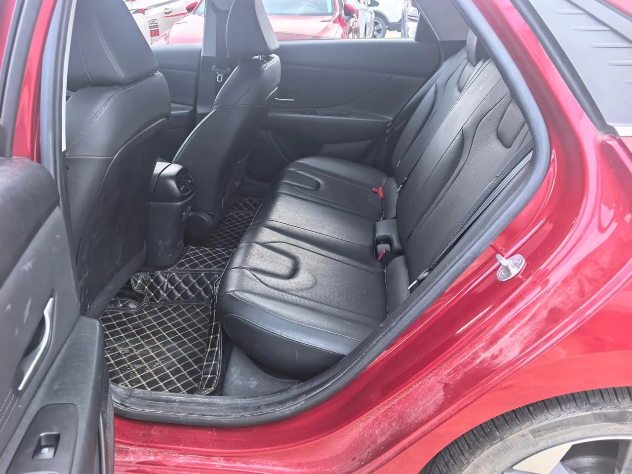 Hyundai 2022 Elantra -3-compartment 1.5 stepless LUX premium automatic gear 5