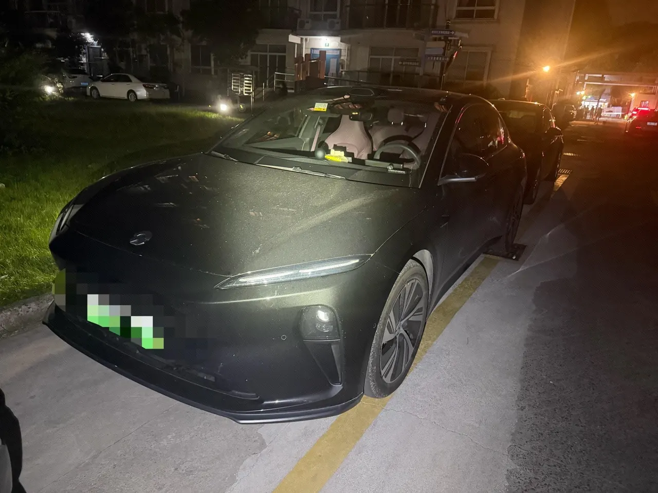 Open image lightbox: NIO 2024 ET5 75kWh automatic gear