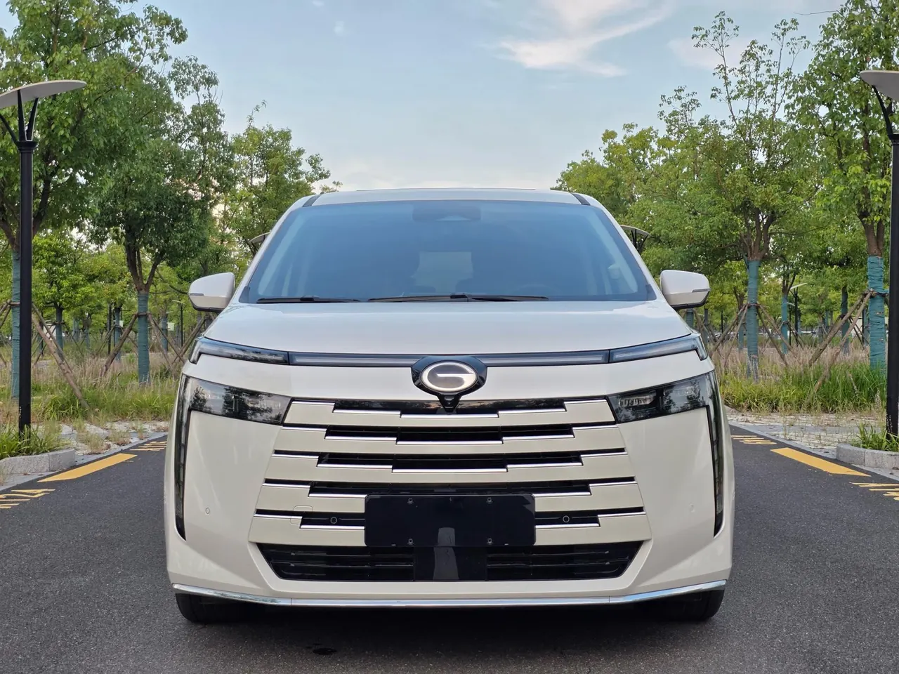 GAC Trumpchi 2024 E8 2.0 150km MAX Automatic Transmission 2