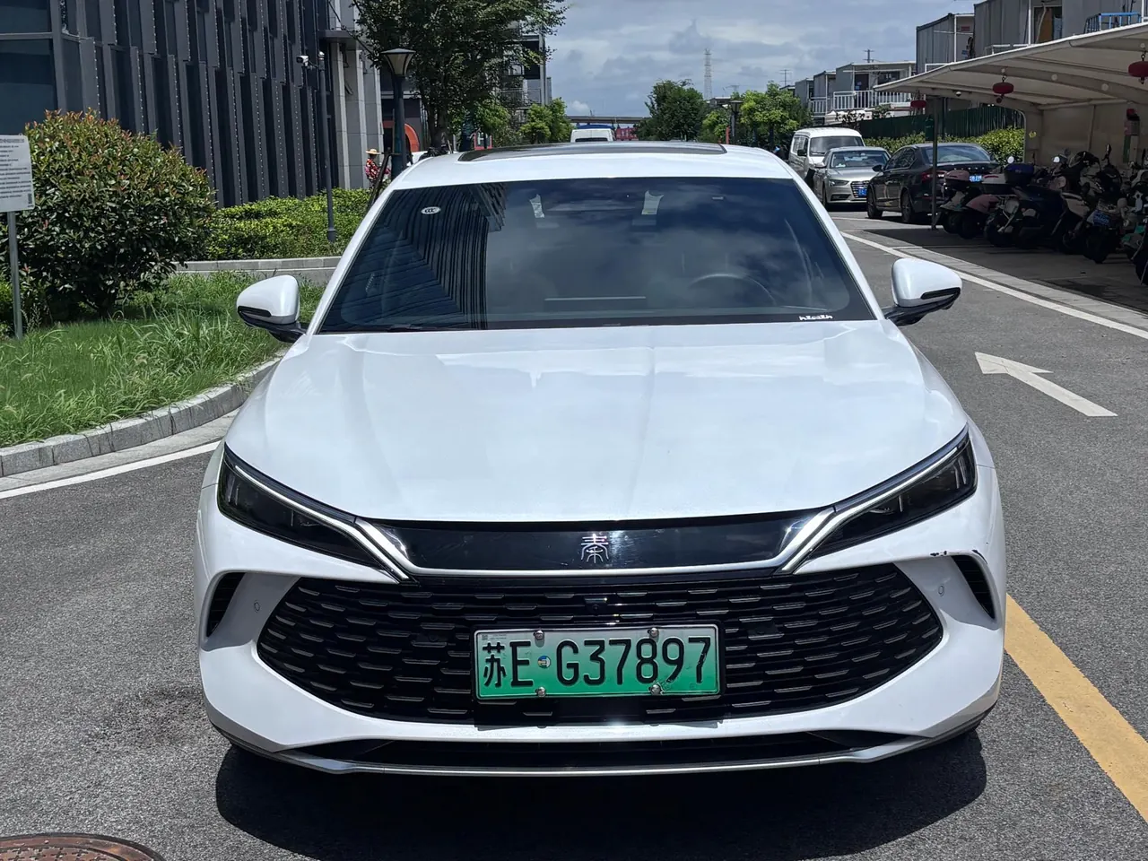 BYD 2025 Qin L DM-i 1.5 stepless smart driving version 120KM Exceed automatic gear 2