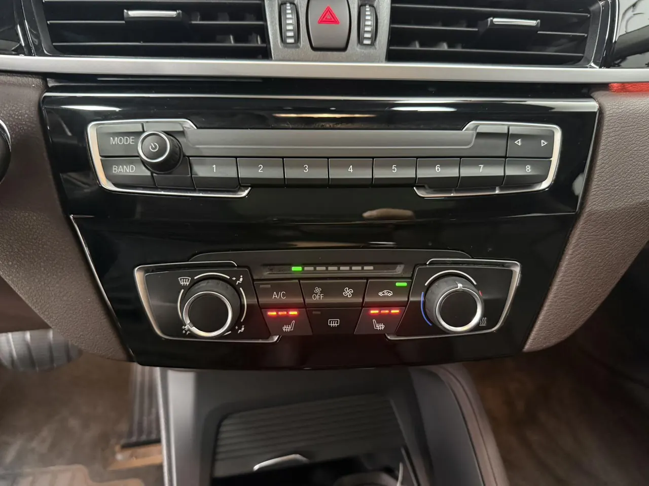BMW 2022 X1 sDrive20Li 1.5T fashion automatic gear 12