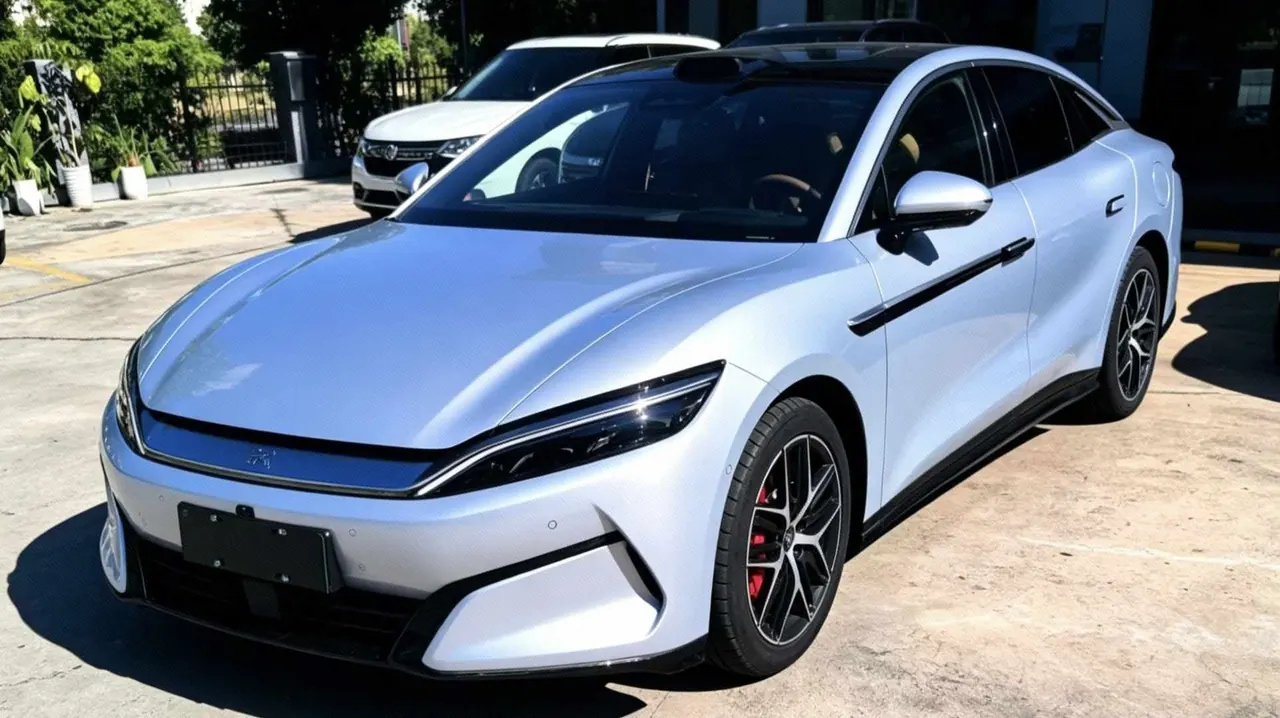 打开图片灯箱:BYD 2025 Han L EV four-wheel drive laser Radar flagship automatic gear