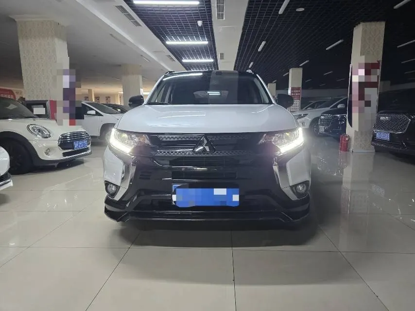 Mitsubishi 2021 Outlander 2.0 Stepless Two-Drive Obsidian Version 5-seat Automatic Gear 2