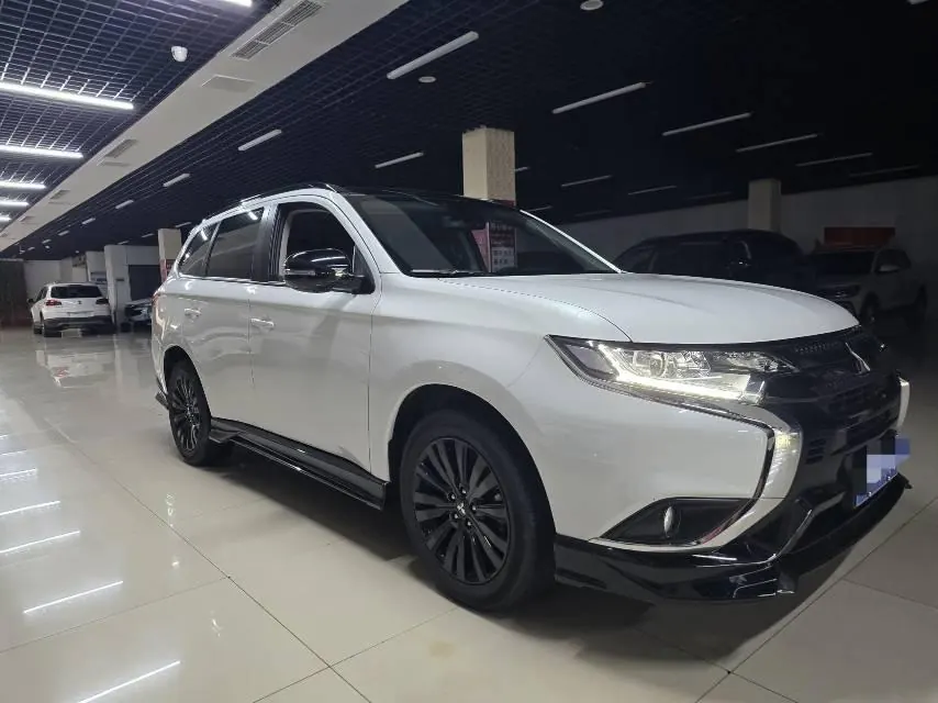 Mitsubishi 2021 Outlander 2.0 Stepless Two-Drive Obsidian Version 5-seat Automatic Gear 3
