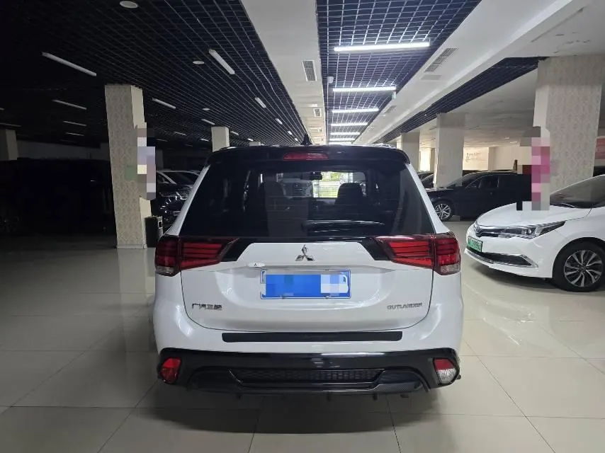 Mitsubishi 2021 Outlander 2.0 Stepless Two-Drive Obsidian Version 5-seat Automatic Gear 4