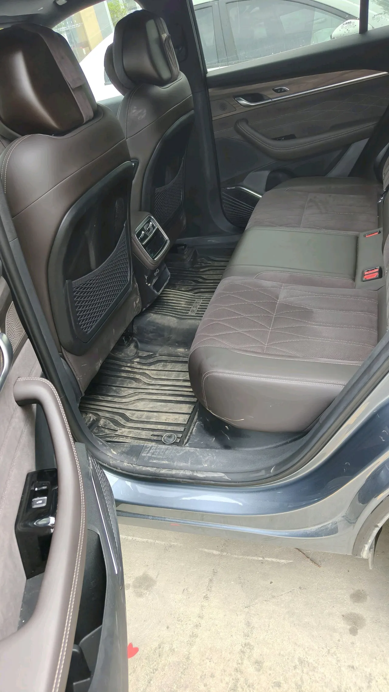 Geely 2025 XingyueL (Monjaro) 2.0TD Oriental Obsidian 4WD full-moon version automatic gear 3
