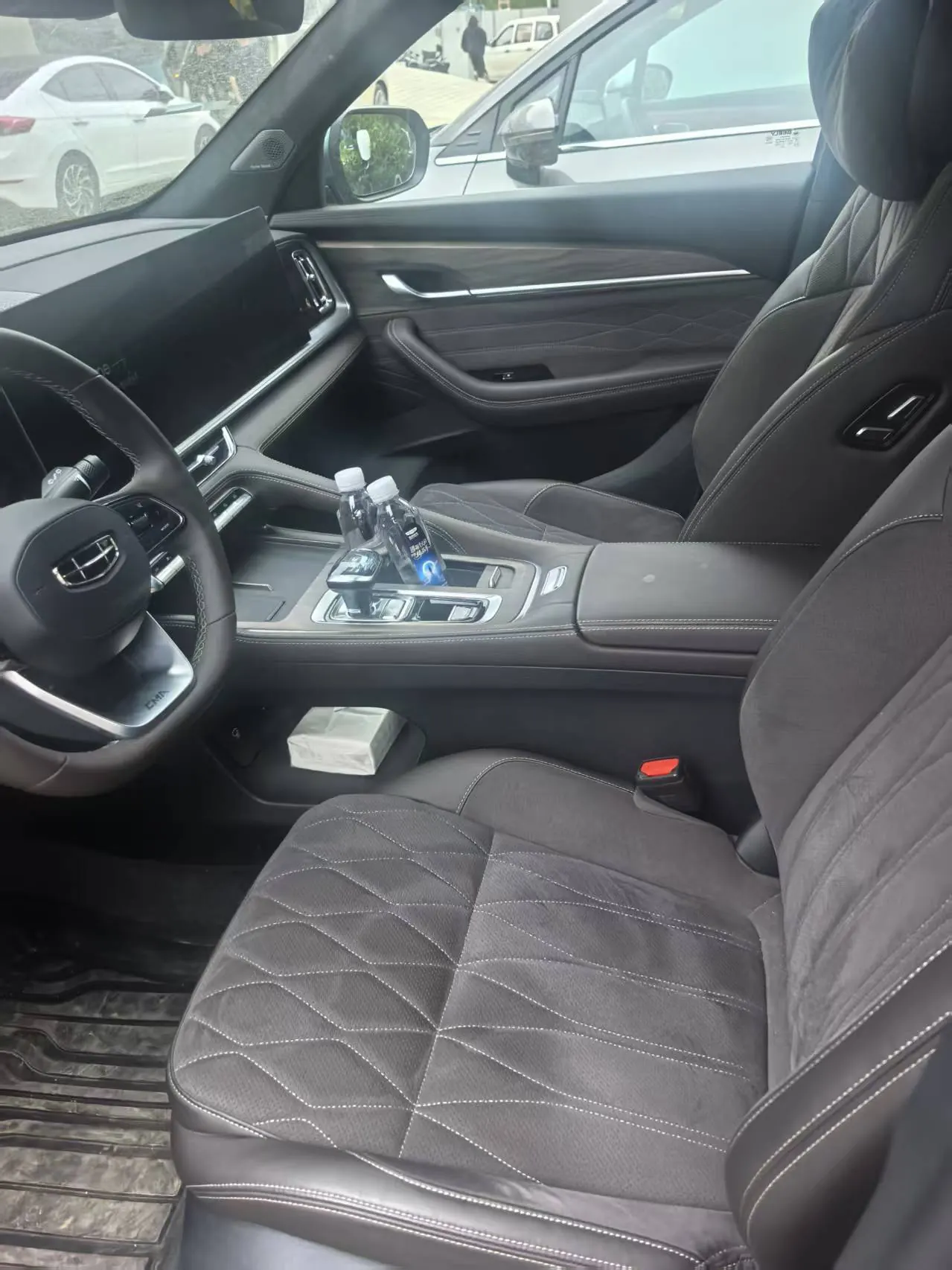Geely 2025 XingyueL (Monjaro) 2.0TD Oriental Obsidian 4WD full-moon version automatic gear 4