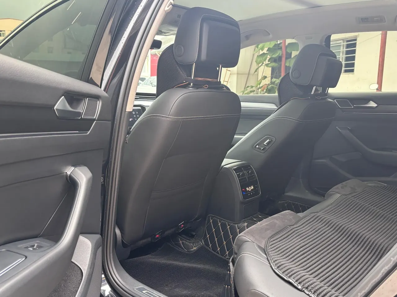 Volkswagen 2023 Magotan 2.0TSI 330TSI 2 million Commemorative Edition Leading Automatic Gear 3