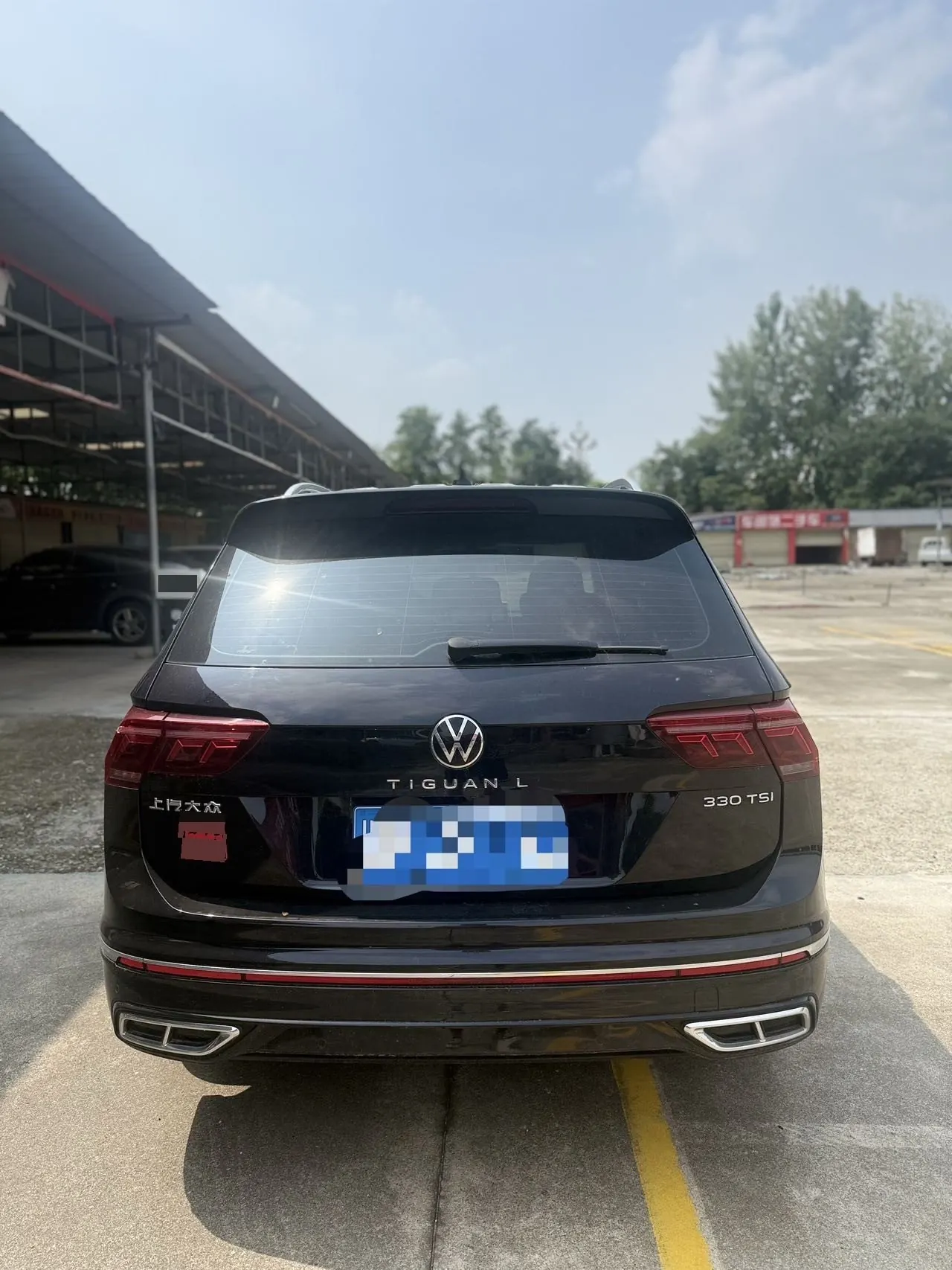 Volkswagen 2022 Tiguan L R-Line 2.0TSI 330TSI Two-Drive R-Line Overdrive Automatic Gear 2