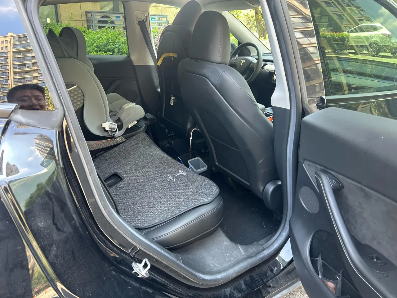 Tesla 2022 Model Y rear-wheel drive version automatic transmission 2