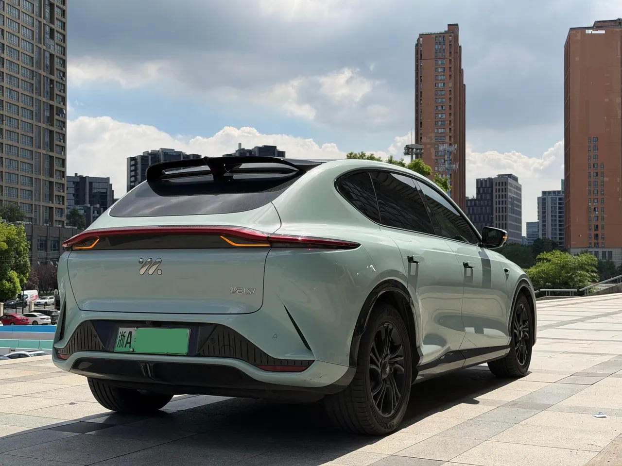 IM 2023 IM LS7 90kWh Elite Rear Drive Edition Automatic 11
