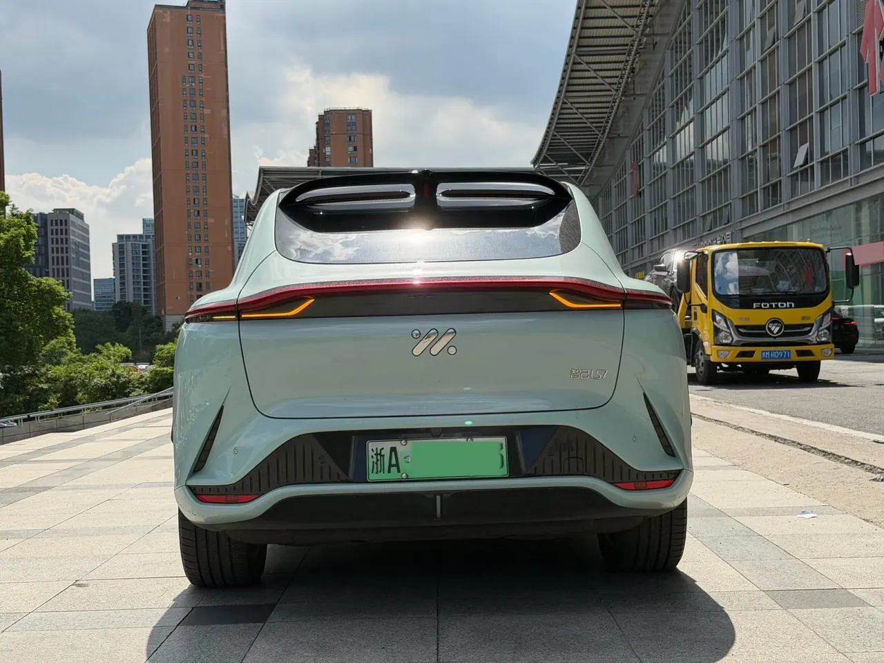 IM 2023 IM LS7 90kWh Elite Rear Drive Edition Automatic 5