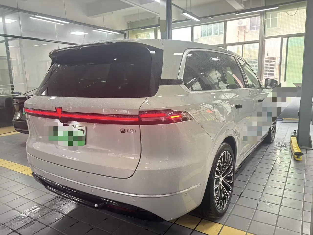 ChangAn Deepal 2025 S09 four-wheel drive Ultra long endurance high fixed version of automatic gear 2