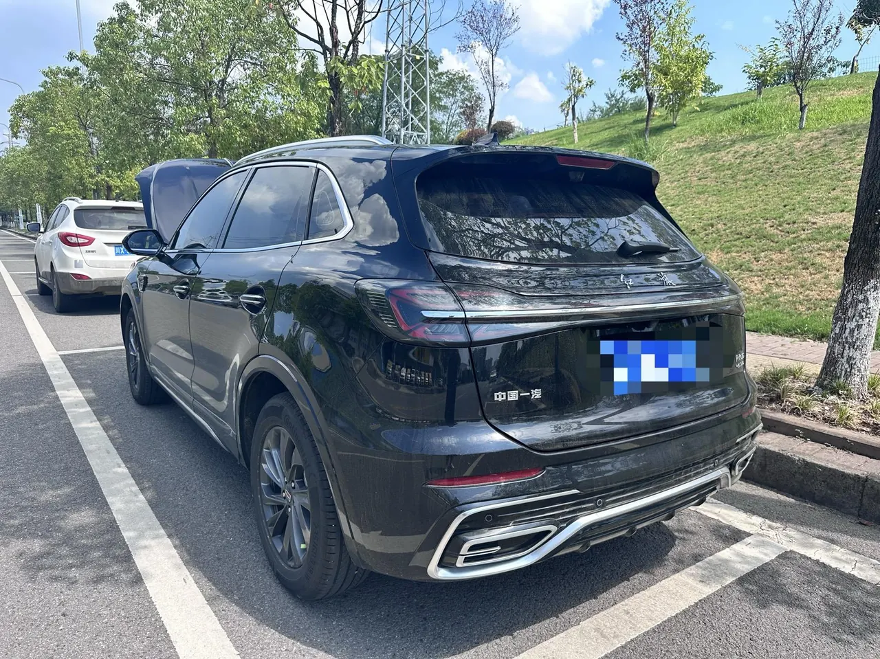 HongQi 2023 HS5 2.0T Flag Yue Pro Edition Automatic Gear 5