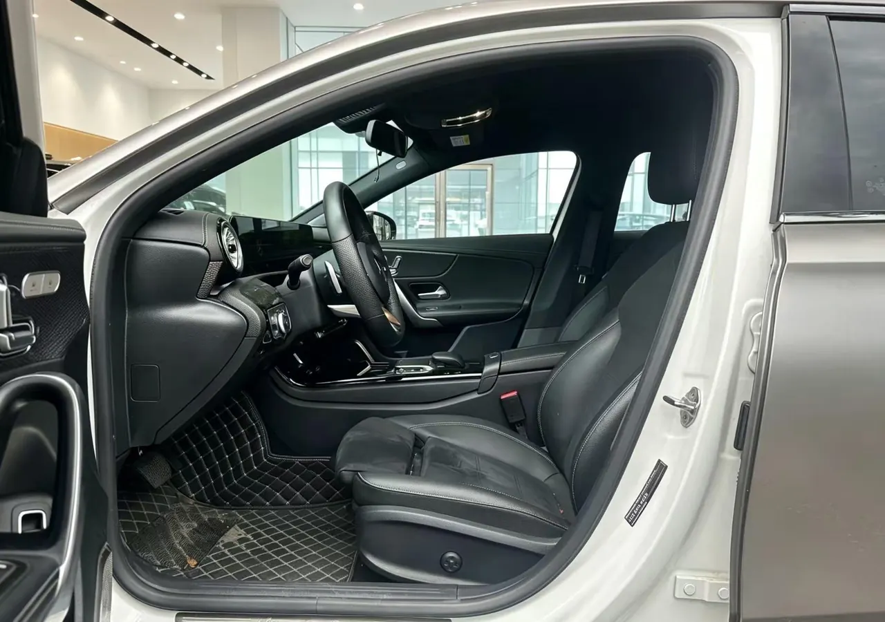 Mercedes Benz Class A 2022 A 200 L 1.3T Fashion (Change 3) Automatic 4